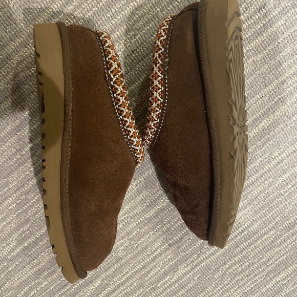UGG Tazz Big Kid size 3 - Picture 6 of 7